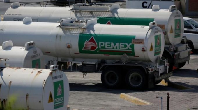 México cambia los contratos de importación de combustible a medida que reduce los costos
