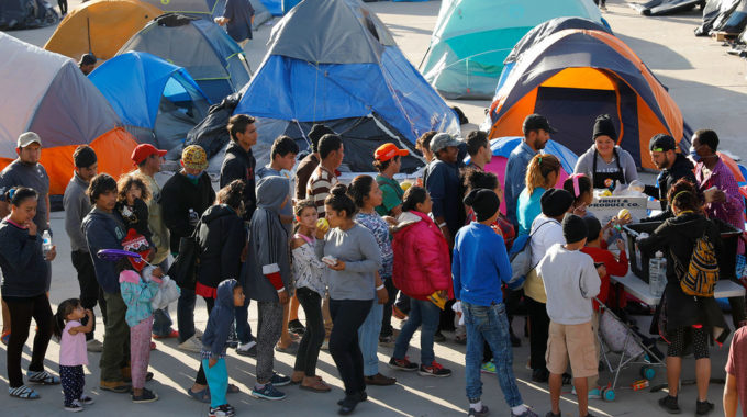 Agencia de la ONU para los refugiados instalará unidades de vivienda en México