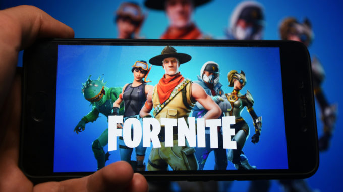 Apple y Google eliminan Fortnite de las tiendas de aplicaciones por pagos