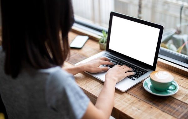 Las escuelas de Columbia trabajan en el acceso a Internet con inicio en línea