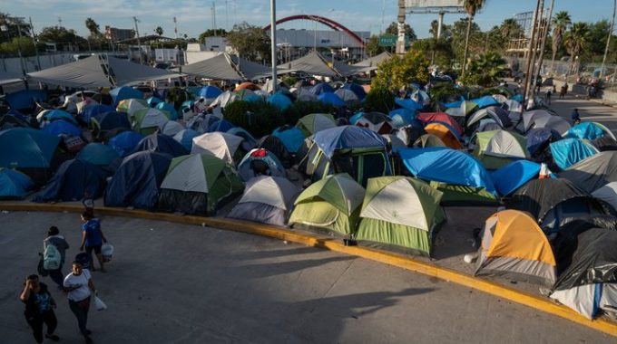 Aumentan los obstáculos para los migrantes “Permanecer en México”