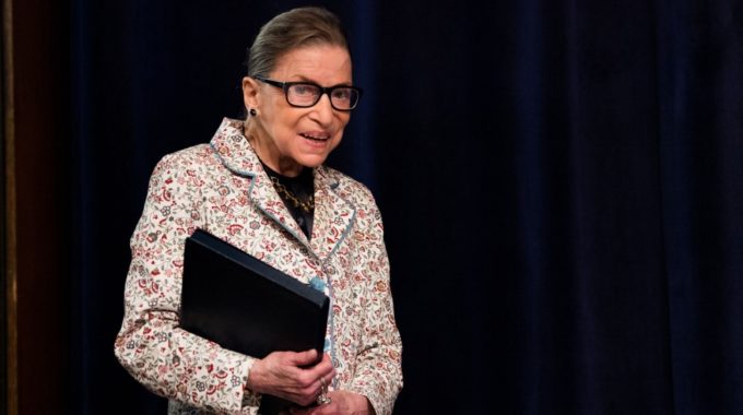 Ruth Bader Ginsburg, defensora de los derechos LGBTQ en el banquillo, muere a los 87 años