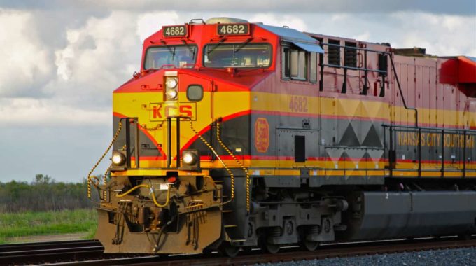 Kansas City Southern impulsa los envíos ferroviarios de productos refinados a México