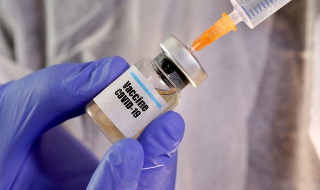 Pfizer comienza a fabricar vacunas COVID-19 antes de la aprobación esperada