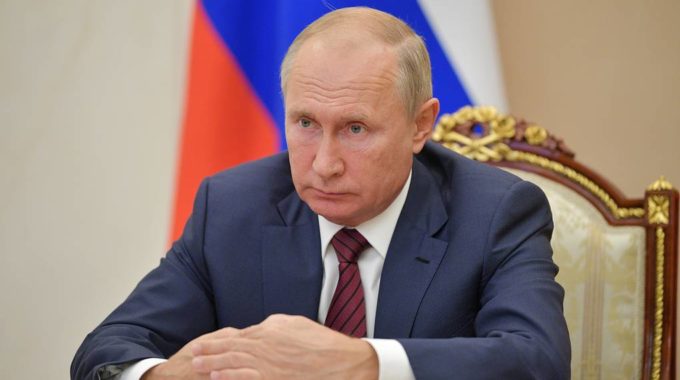 Vladimir Putin firma ley sobre nuevas reglas para formar gobierno ruso