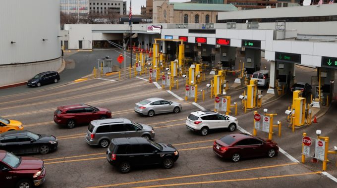 Estados Unidos y México mantendrán las restricciones de viaje por la frontera hasta el 21 de enero