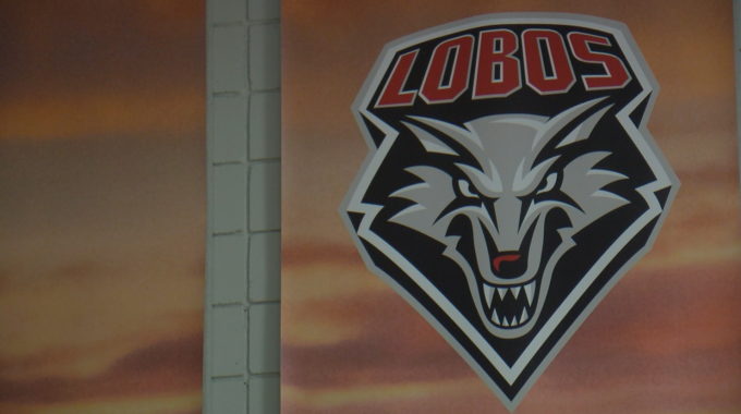 El baloncesto masculino de Lobo acaba con su racha perdedora en 6 partidos