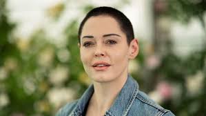 Rose McGowan revela que es residente permanente de México