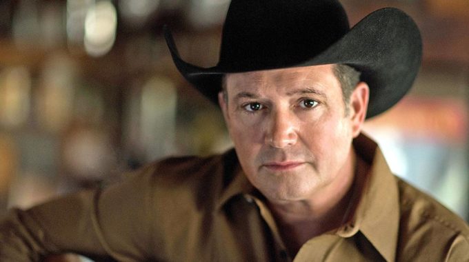 La estrella del country Tracy Byrd actuará en el Teatro Broadway