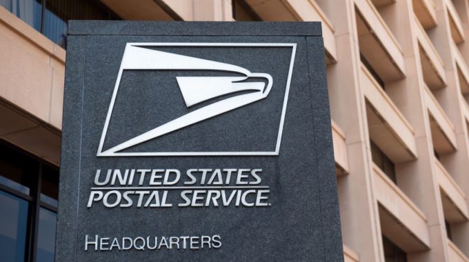 El servicio postal pasa a la compañía de Ohio, otorgando contrato a empresas con sede en Wisconsin