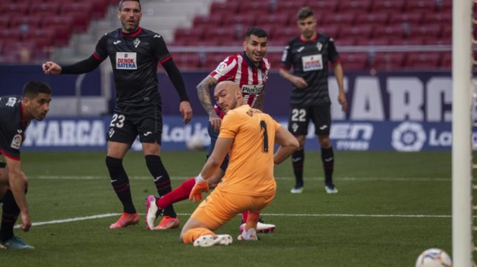 El Atlético aumenta su ventaja en España tras el empate del Real Madrid