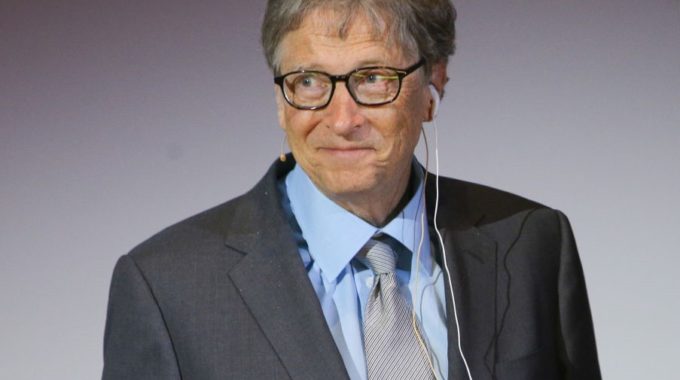 Bill Gates dejó la junta de Microsoft en medio de una investigación sobre una relación anterior con el personal