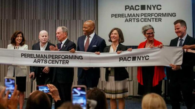 Impresionante Centro de Artes Escénicas Perelman de 560 millones de dólares abre cerca de la zona cero de Nueva York