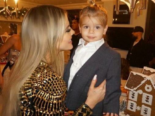 Scott Disick comparte una dulce foto de su hijo Reign, de 8 años, vistiendo una camiseta con la cara de la tía Khloé Kardashian