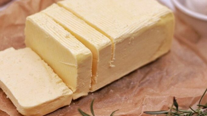 5 sorprendentes beneficios para la salud de agregar mantequilla blanca a su dieta y cómo prepararla