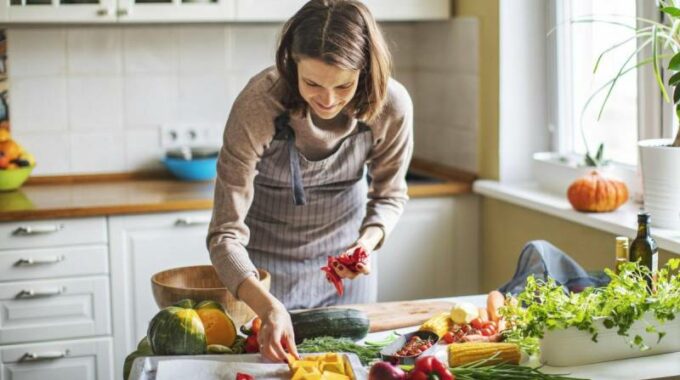 Trucos de cocina inteligentes para que profesionales ocupados logren una dieta saludable