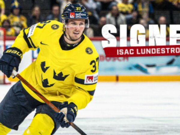 Los Blue Jackets firman al pívot Isac Lundestrom con un contrato de dos años