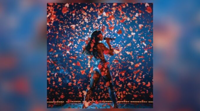 Dua Lipa lanza el álbum Live From Mexico y la película del concierto Radical Optimism